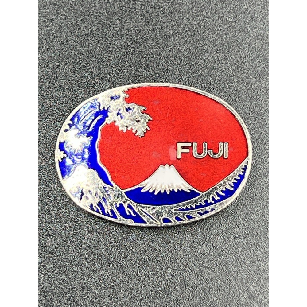 Vintage Antique Japanese Mt.Fuji &‎ Wave Hokusai scene Budge Pin Enamel Metal